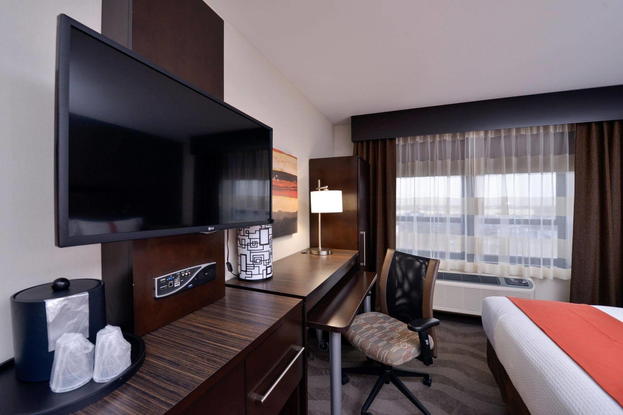 Holiday Inn New York-Jfk Airport Area, An Ihg Hotel מראה חיצוני תמונה